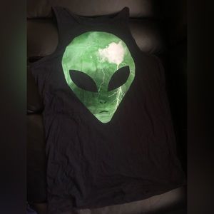 Alien graphic women’s black matter tank top XS EUC!
